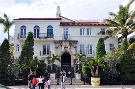 gianni versace mansion miami address|where did gianni versace live.